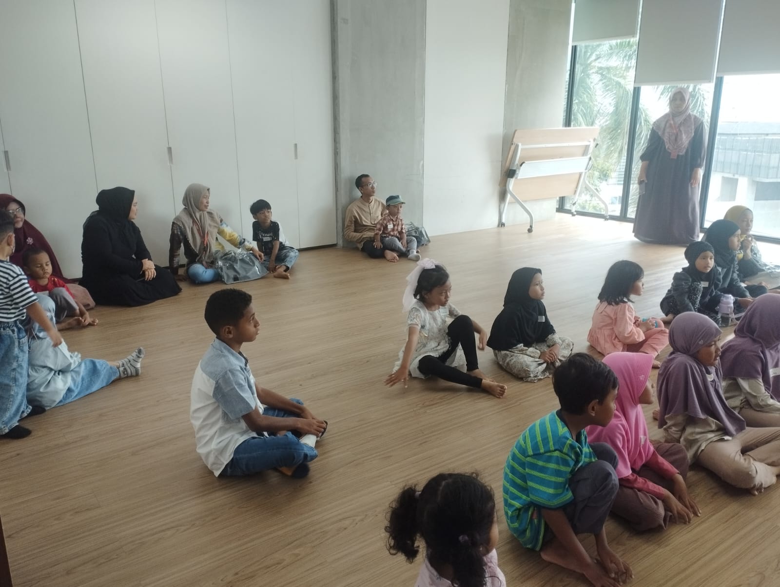 Read Aloud And Bookish Play : Berbeda Itu Tak Apa